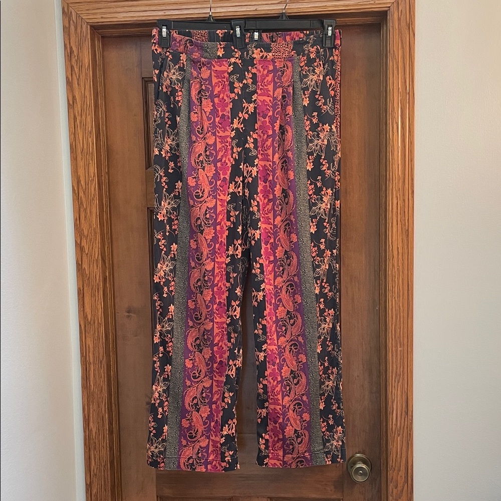SOFT SURROUNDINGS Floral Paisley Patterned Wide Leg Pants
